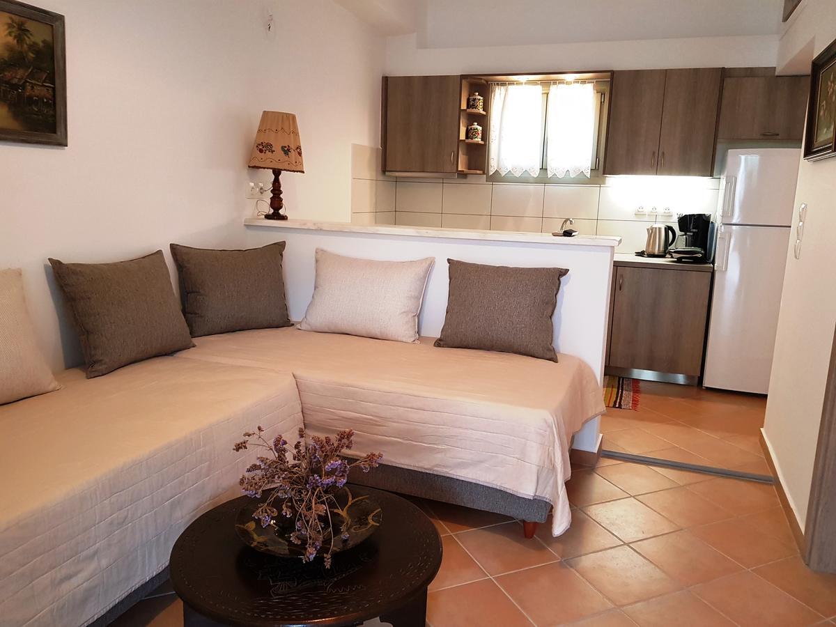 Theo'S Vacation Home Σκύρος Εξωτερικό φωτογραφία