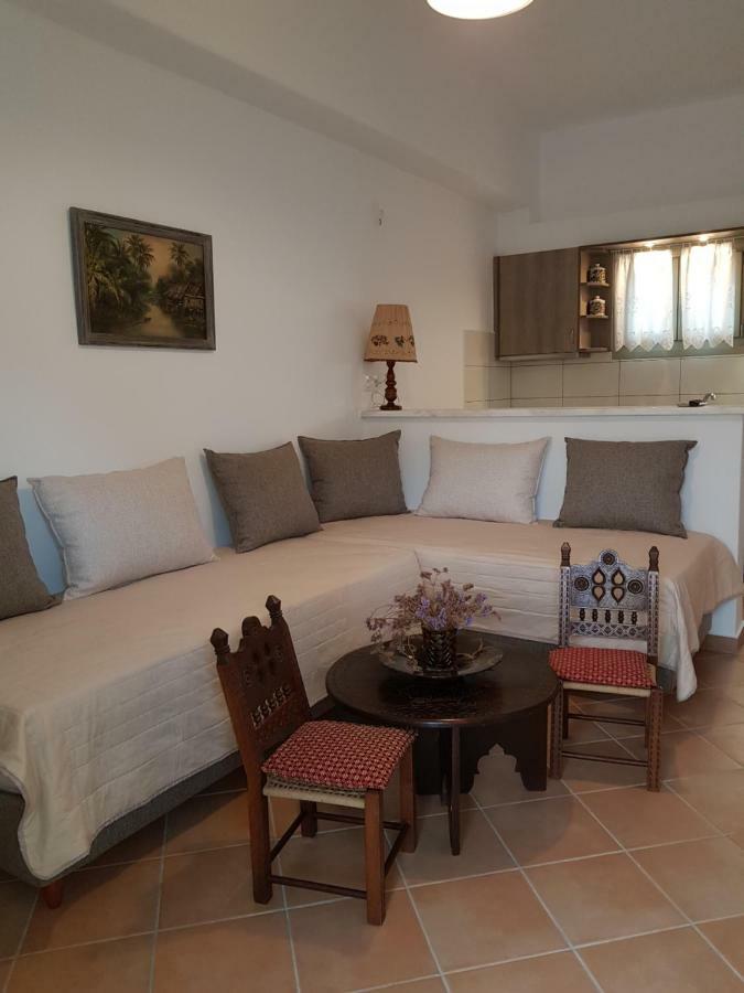 Theo'S Vacation Home Σκύρος Εξωτερικό φωτογραφία